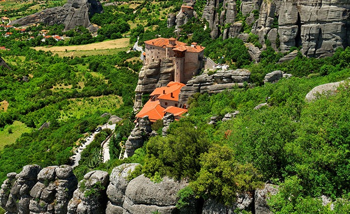 Греческие Метеоры: уникальность скал и христианской архитектуры